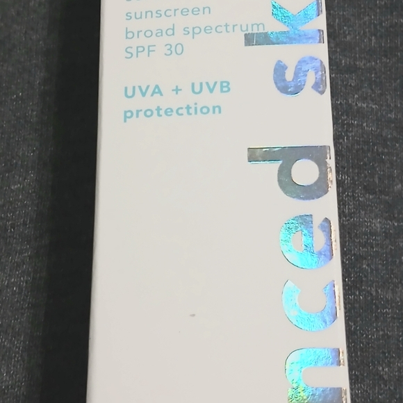 Tulsa Brightening Serum - Picture 1 of 2